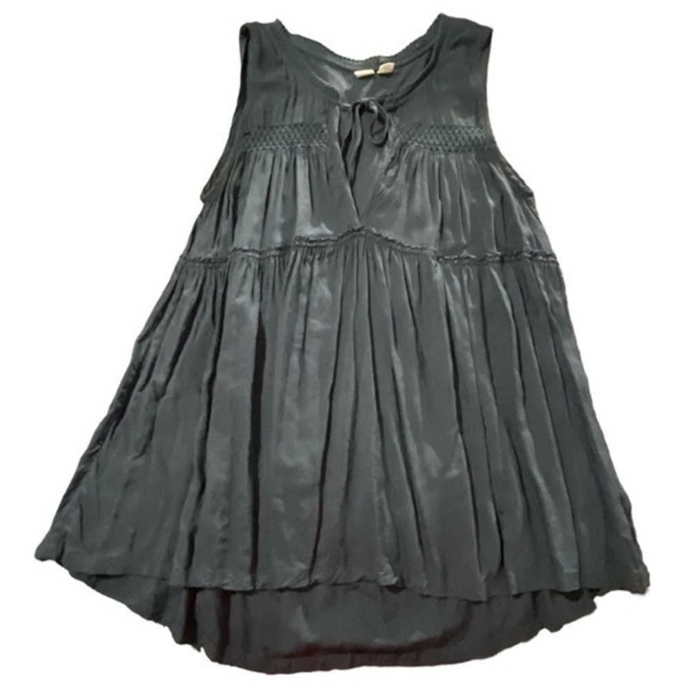 Melrose & Market Navy Flounce Anthropologie Flowy Blouse Size Small EUC #7444